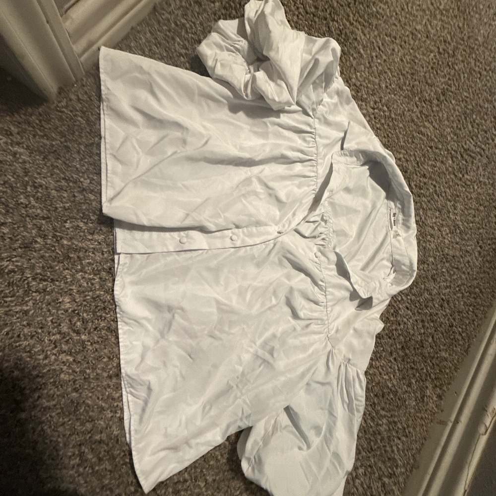 White Button up cropped blouse